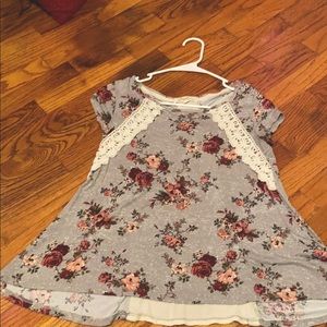 really cute XS flower shirt